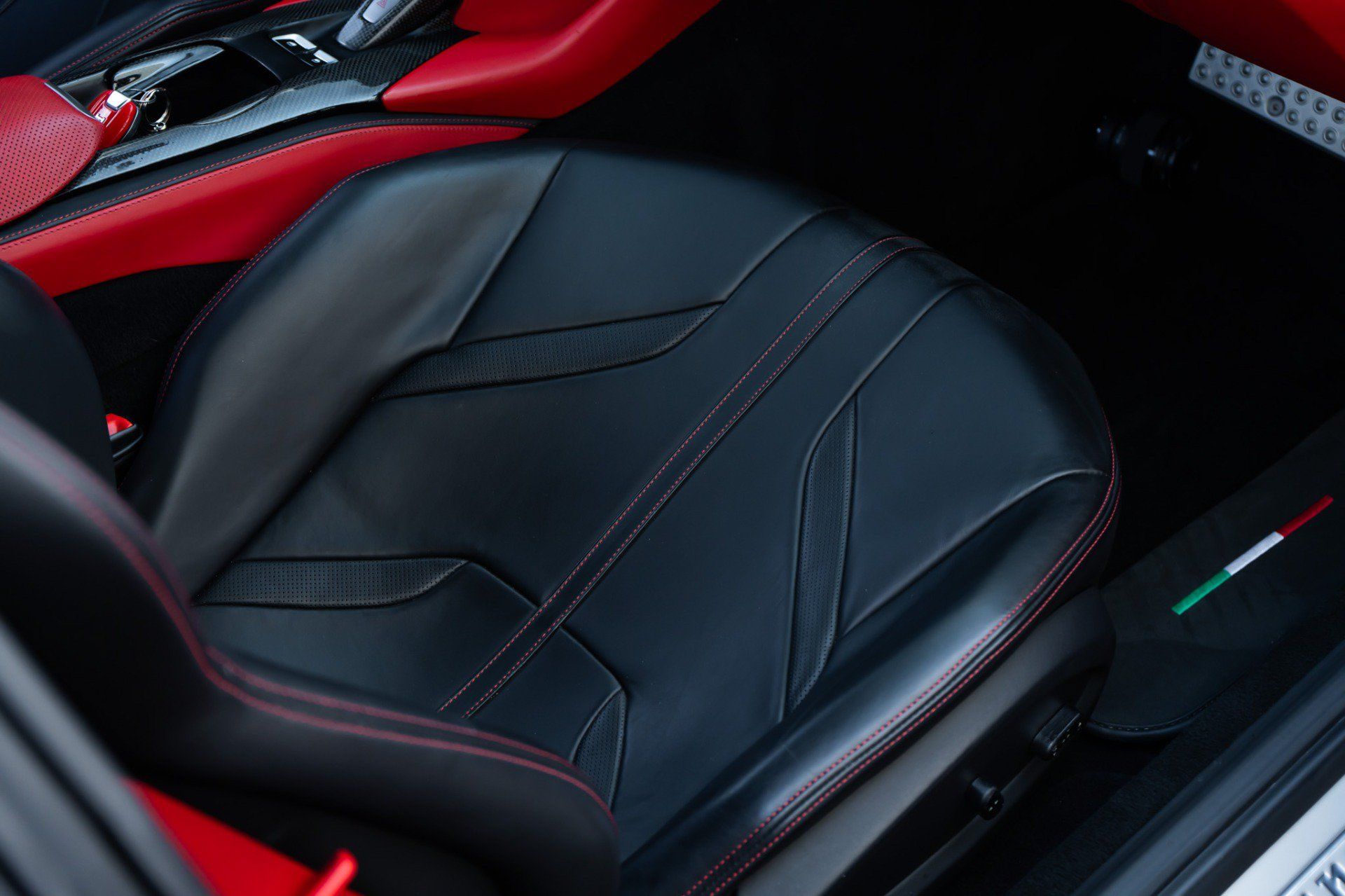 Used 2019 Ferrari 812 Superfast RWD image 29
