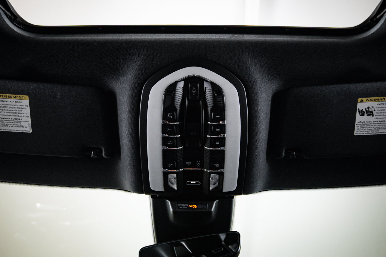 Certified 2020 Porsche Macan S AWD/4WD image 20