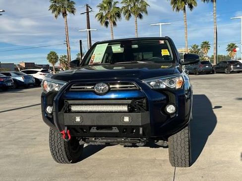 Used 2020 Toyota 4Runner SR5 Premium w/ Moonroof Package image 2