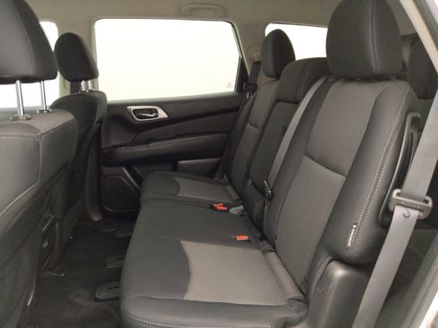 Used 2020 Nissan Pathfinder SV FWD image 18
