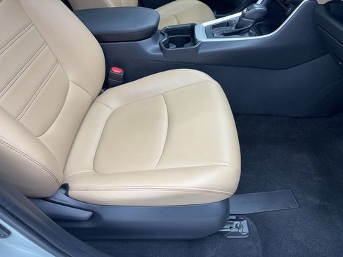 Used 2020 Toyota RAV4 XLE Premium image 43