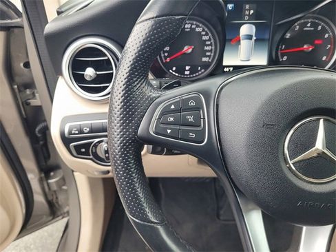Used 2019 Mercedes-Benz GLC 300 4MATIC image 19