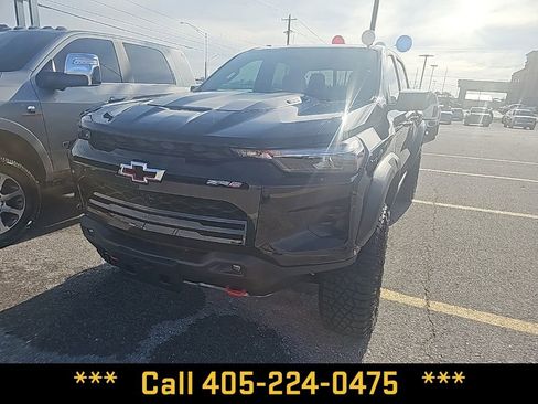 Used 2025 Chevrolet Colorado ZR2 w/ Technology Package image 2