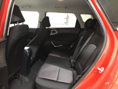 Certified 2025 Kia Soul LX w/ LX Technology Package image 15