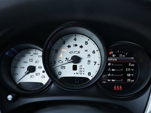 Used 2024 Porsche Macan GTS image 31