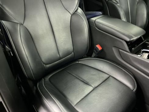 Used 2024 Jeep Grand Cherokee L Overland w/ Advanced Protech Group III AWD/4WD image 29