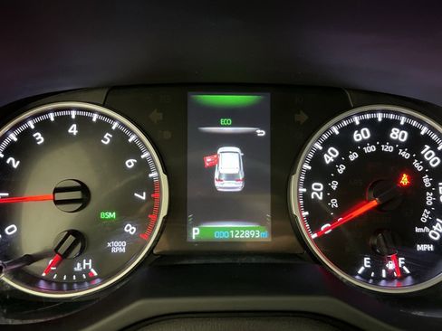 Used 2021 Toyota RAV4 LE image 15