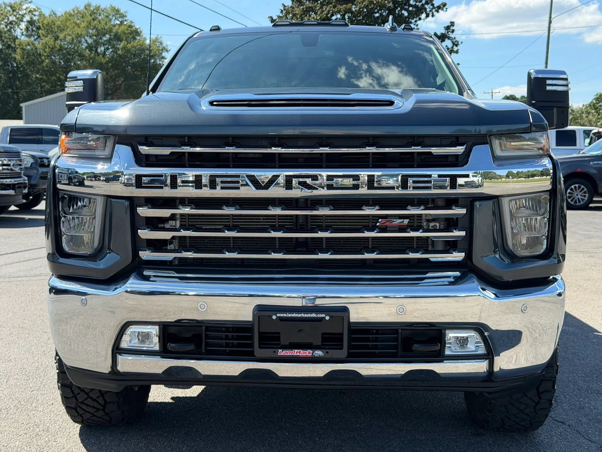 Used 2020 Chevrolet Silverado 2500 LTZ w/ LTZ Plus Package AWD/4WD image 9