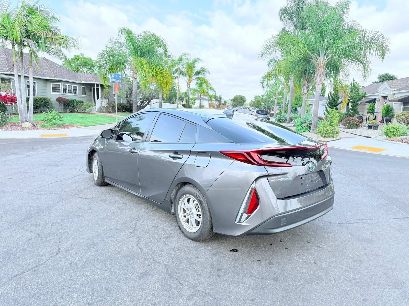 Used 2021 Toyota Prius Prime LE FWD image 8