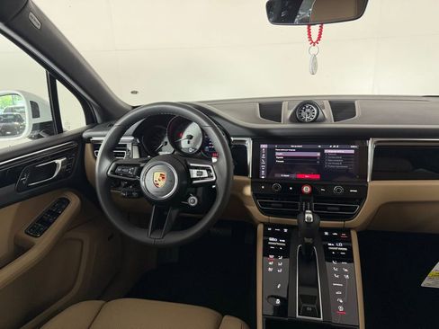 New 2025 Porsche Macan S image 19