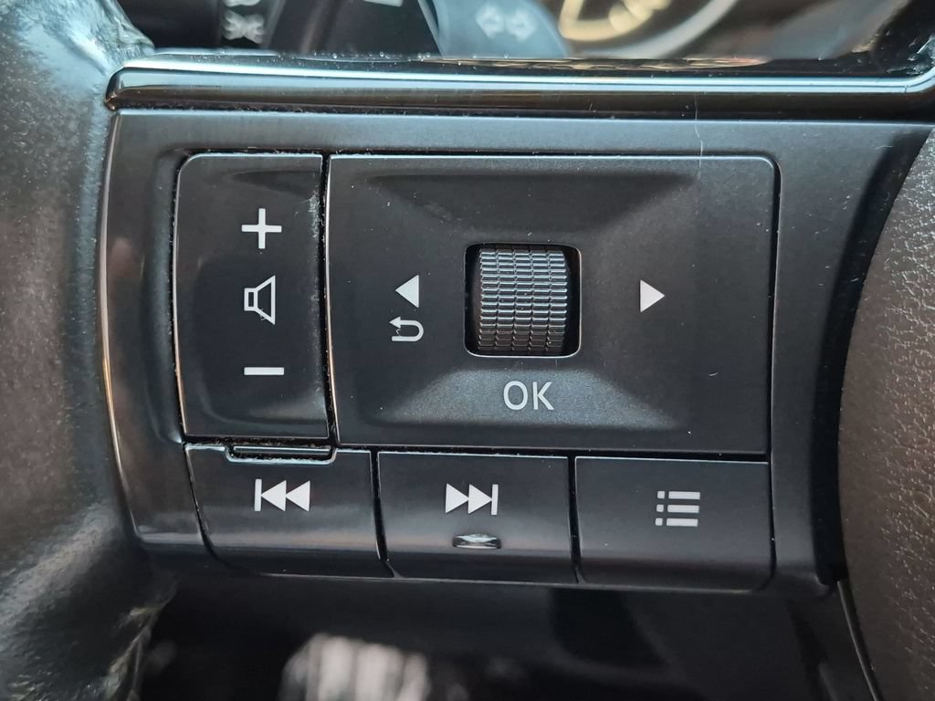 Used 2022 Nissan Pathfinder SL w/ SL Premium Package FWD image 20