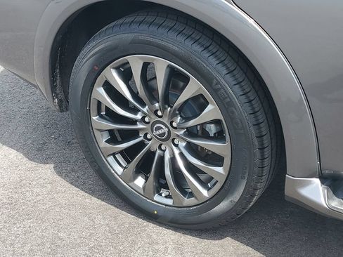 Used 2022 Nissan Armada Platinum RWD image 12