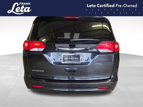 Used 2023 Chrysler Voyager LX FWD image 5