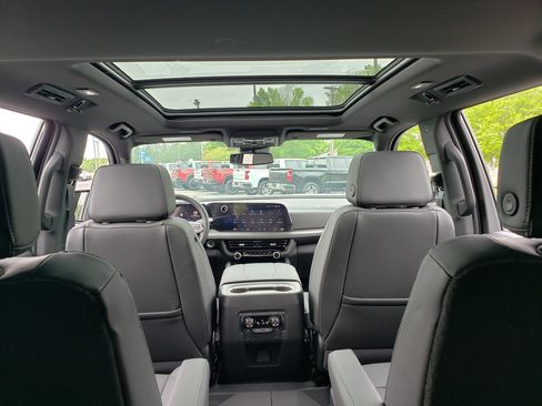 New 2026 Chevrolet Suburban Z71 w/ Comfort Package AWD/4WD image 33