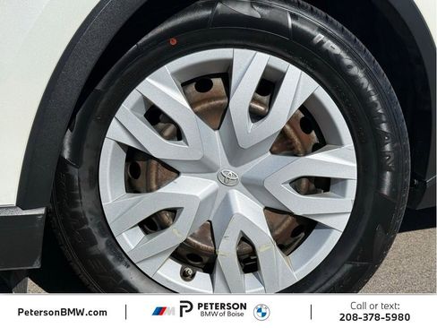 Used 2019 Toyota C-HR LE FWD image 31