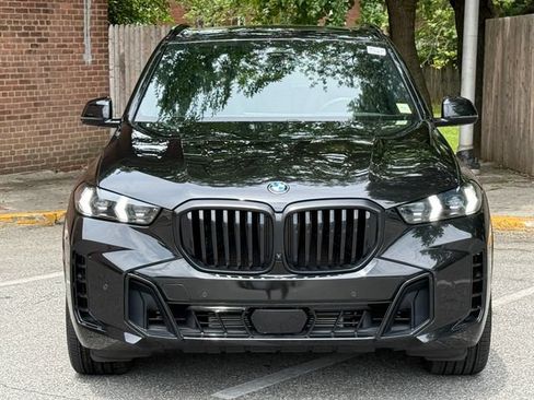 Used 2024 BMW X5 xDrive40i w/ M Sport Package AWD/4WD image 2