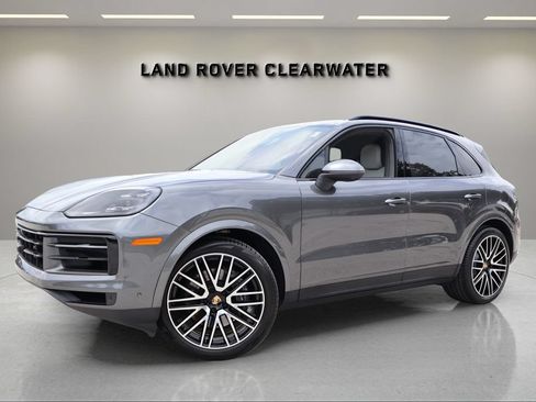 Used 2024 Porsche Cayenne AWD/4WD image 1