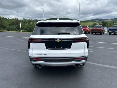 Used 2026 Chevrolet Traverse LT AWD/4WD image 6