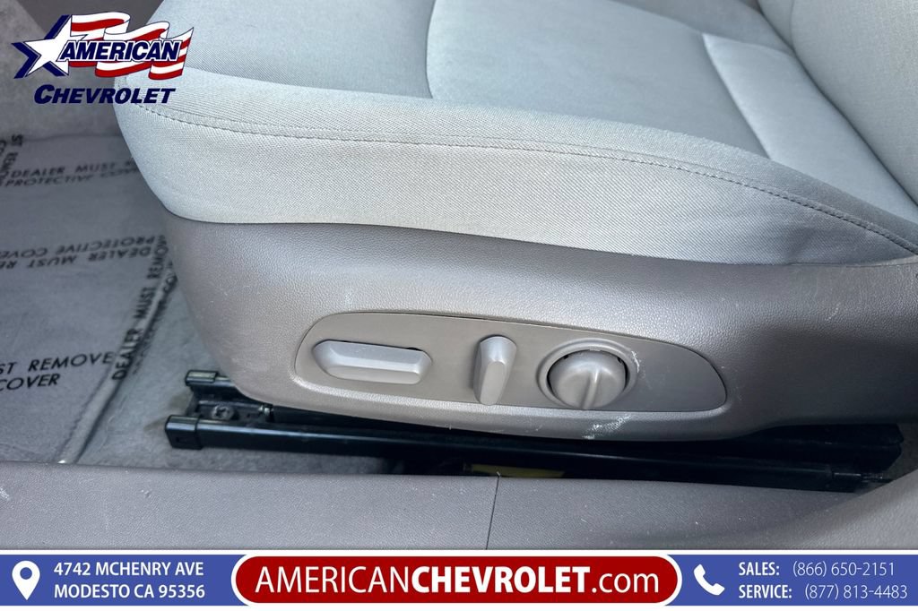 Used 2025 Chevrolet Malibu LT FWD image 14