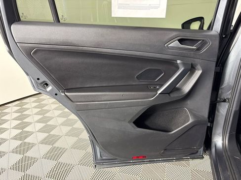 Used 2019 Volkswagen Tiguan SEL image 43