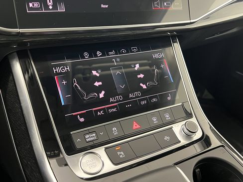 Used 2020 Audi Q7 3.0T Premium Plus image 32