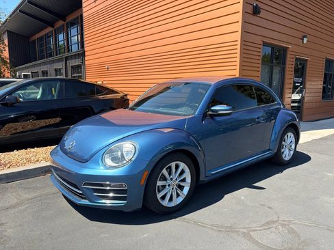 Used 2017 Volkswagen Beetle 1.8T SE FWD image 1