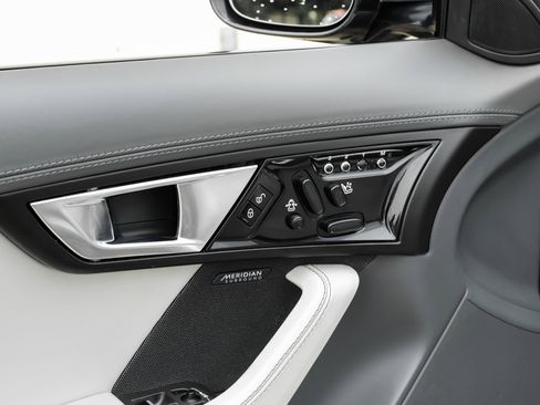 Used 2014 Jaguar F-TYPE S RWD image 35