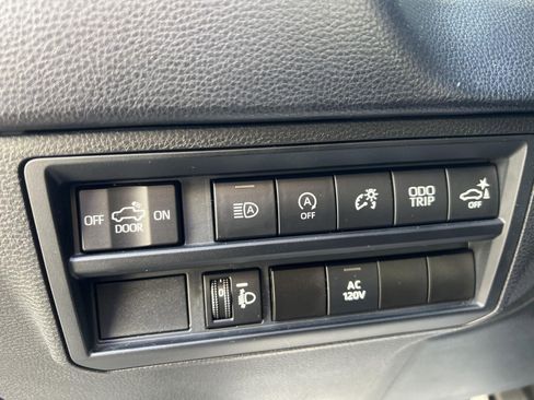 Used 2022 Toyota Tundra SR5 w/ SR5 Premium Package image 15