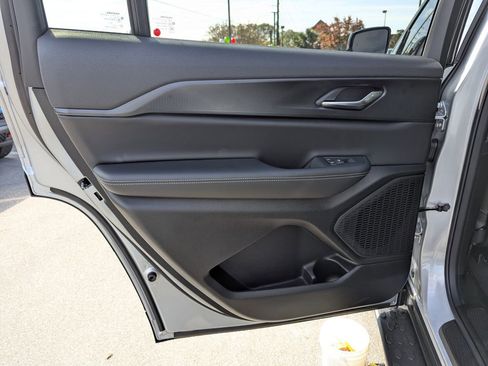 New 2025 Jeep Grand Cherokee L Altitude AWD/4WD image 30