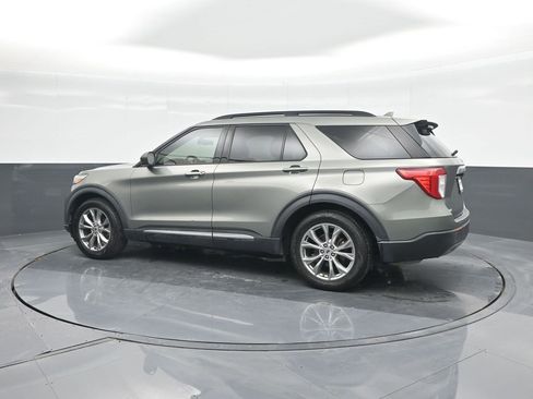 Certified 2020 Ford Explorer XLT w/ Equipment Group 202A image 28