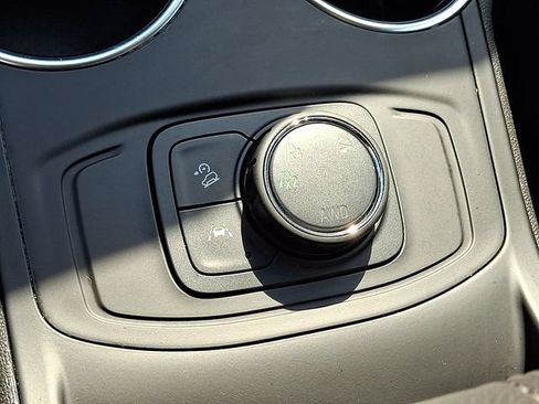 Used 2024 GMC Terrain SLE AWD/4WD image 24