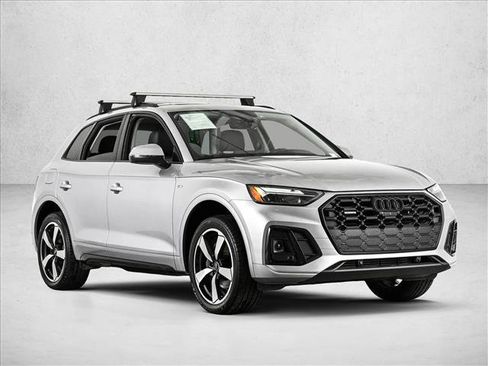 Used 2023 Audi Q5 2.0T Premium Plus w/ Premium Plus Package AWD/4WD image 3
