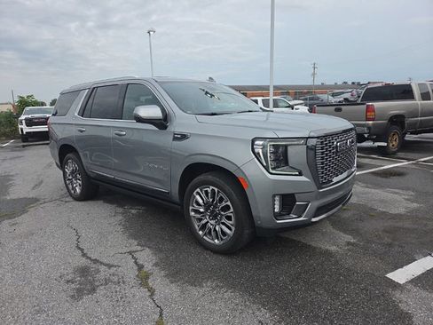 Used 2024 GMC Yukon Denali Ultimate AWD/4WD image 7