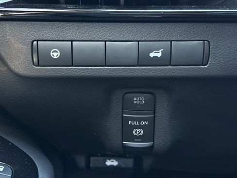 Used 2025 Nissan Murano SV FWD image 21