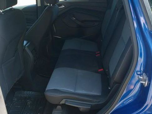 Used 2017 Ford Escape SE w/ Equipment Group 201A AWD/4WD image 9
