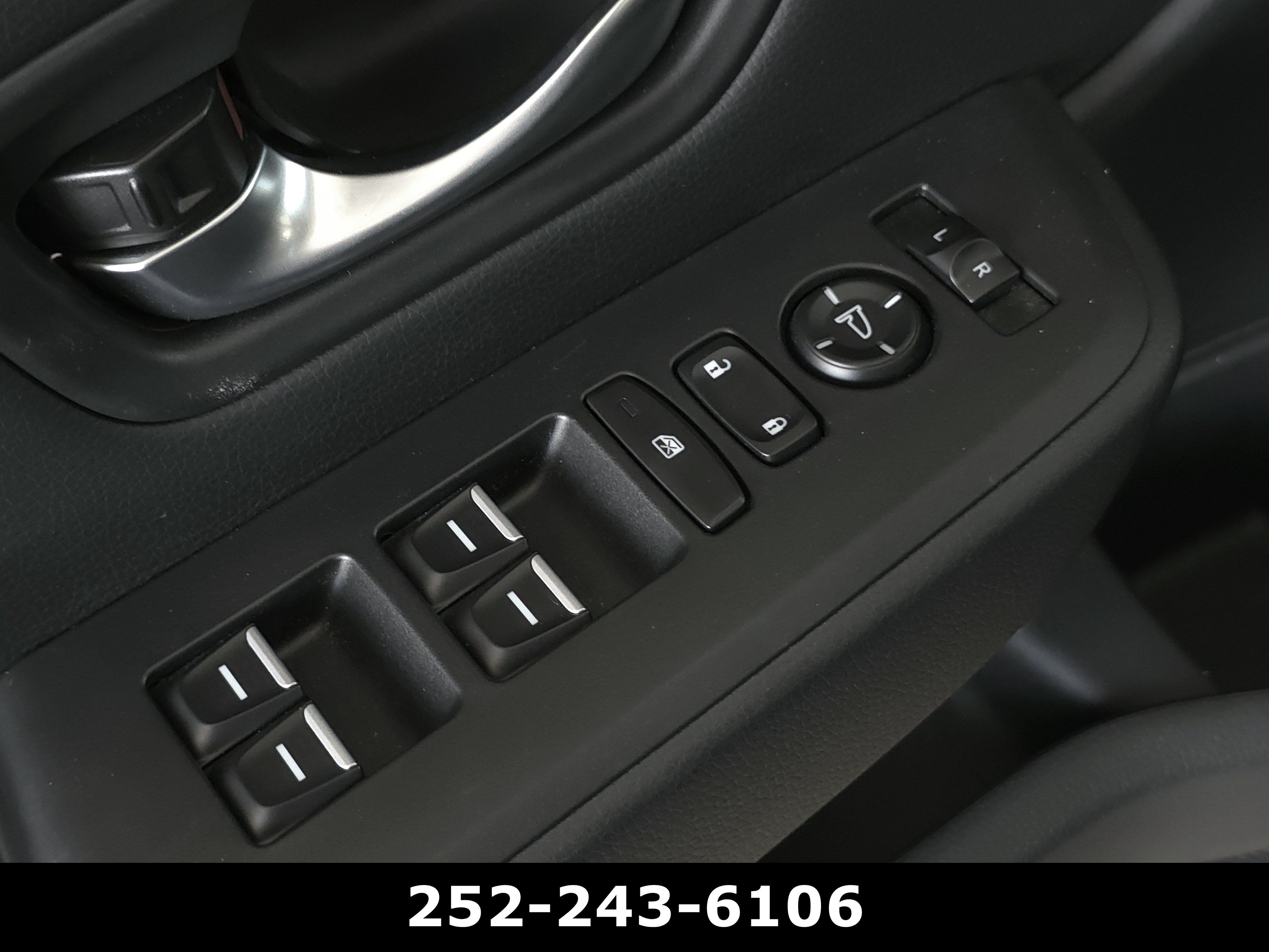 Used 2025 Honda Pilot Touring image 24