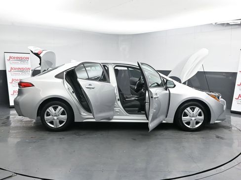 Used 2020 Toyota Corolla LE image 42