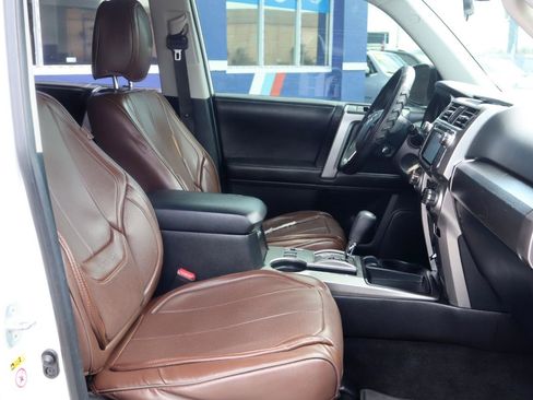Used 2014 Toyota 4Runner SR5 RWD image 15