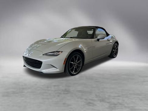 Used 2016 MAZDA MX-5 Miata Grand Touring RWD image 2
