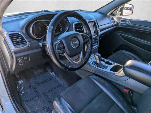 Used 2018 Jeep Grand Cherokee Altitude image 9