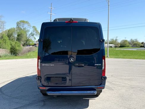 Used 2022 Mercedes-Benz Sprinter 2500 image 10