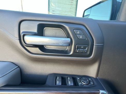 Certified 2022 GMC Sierra 1500 SLT w/ SLT Convenience Package image 22