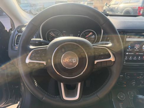 Used 2018 Jeep Compass Limited w/ Navigation Group AWD/4WD image 22