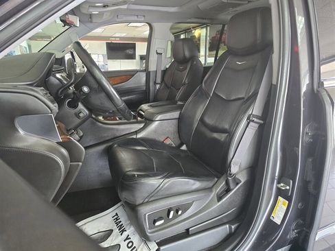 Used 2017 Cadillac Escalade ESV Premium Luxury image 9