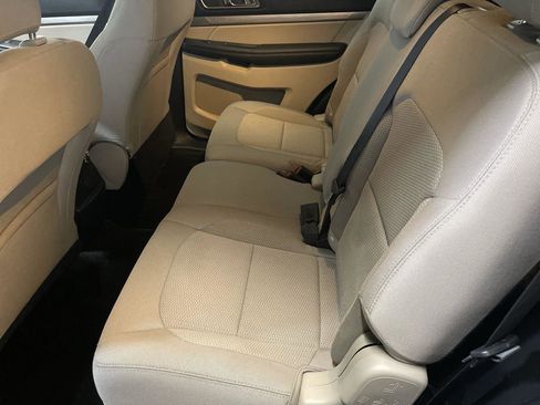 Used 2018 Ford Explorer XLT w/ Equipment Group 201A image 21