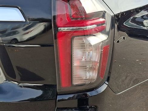 Used 2021 Chevrolet Suburban High Country w/ Premium Package image 12