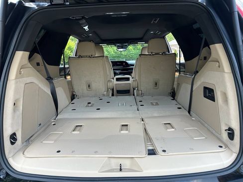 Used 2022 Cadillac Escalade Premium Luxury w/ Performance Package AWD/4WD image 46