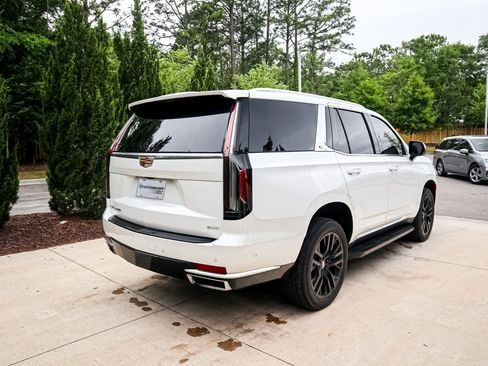Used 2024 Cadillac Escalade Premium Luxury AWD/4WD image 11