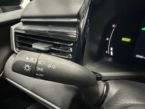 Used 2025 Toyota Camry LE image 21