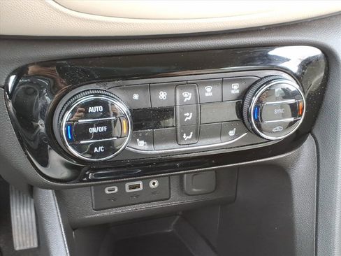 Certified 2023 Buick Encore GX Select image 21